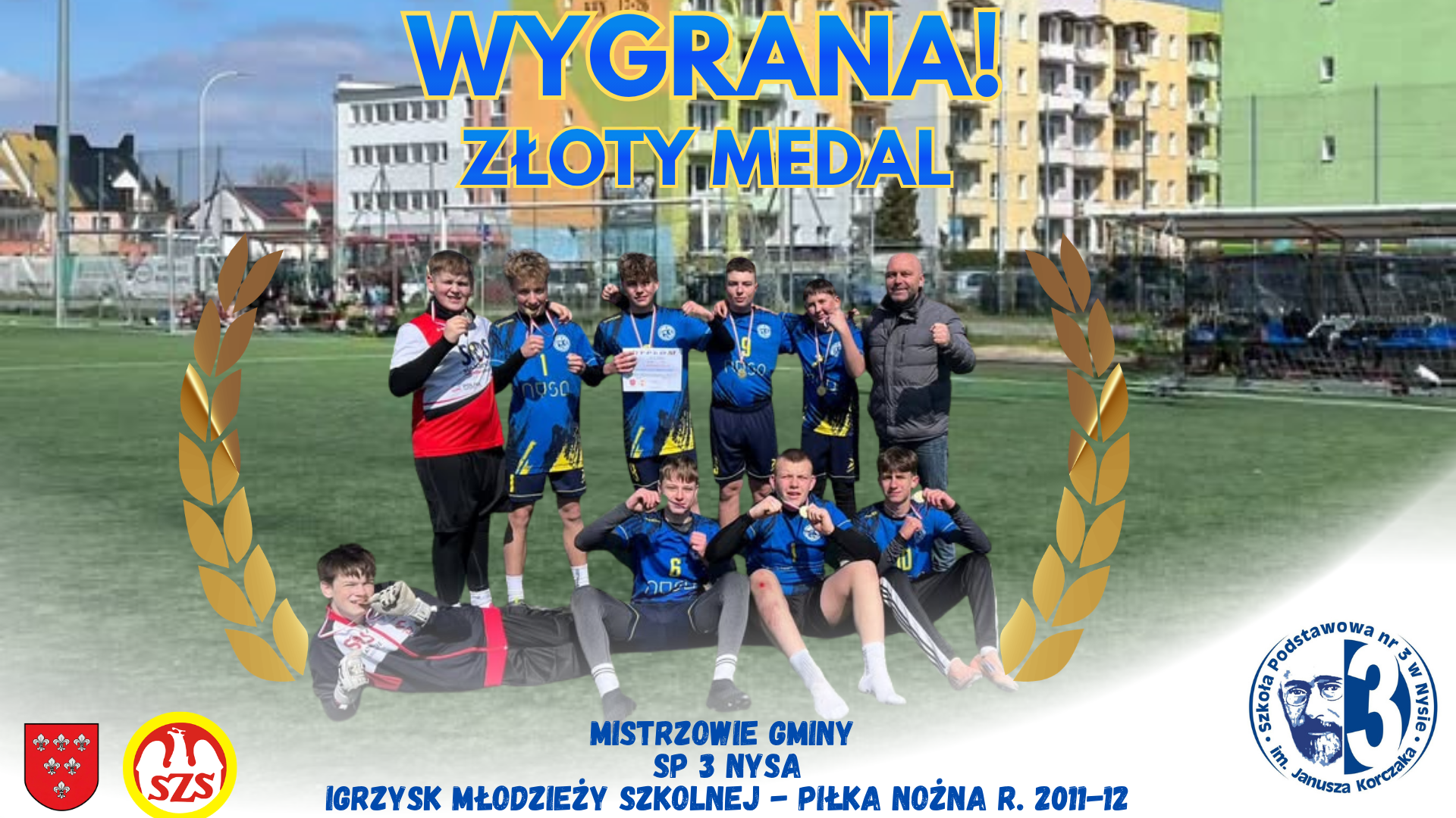 Kolaż zdjęć przedstawiający uczniów naszej szkoły podczas wygranych Mistrzostw Gminy w piłce nożnej chłopców.